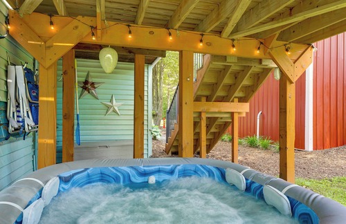 Holland Apartment | Studio by Lake Michigan: Homestead Experience!