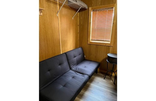 Kirby Cabin | Studio Cabin – Pet-Friendly Retreat Near Lake Greeson & Kirby Landing Marina
