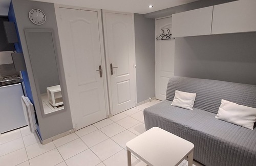 Meximieux Apartment | Studio Calme Tout Confort - Parking - Centre Ville Meximieux