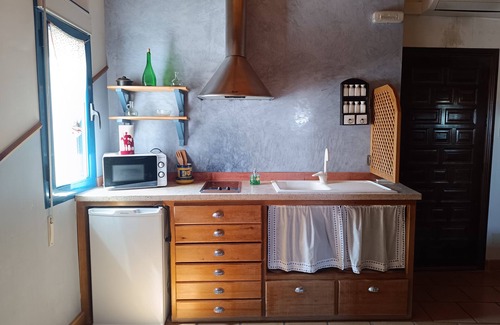 Consuegra Apartment | Studio 'Campanario' with Shared Terrace, Wi-Fi and Air Conditioning