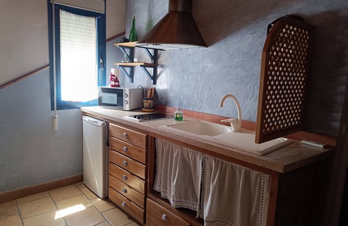 Consuegra Apartment | Studio 'Campanario' with Shared Terrace, Wi-Fi and Air Conditioning