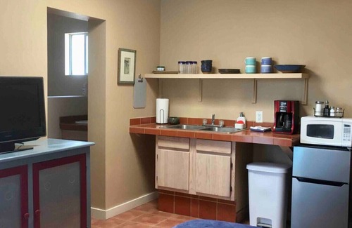 Las Cruces House | Studio Casita 5 mins to Farmer's mkt/dogs welcome!