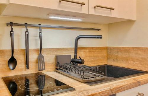 Villette Gare Apartment | Studio chic piscine, jardin et parking, Lyon 3