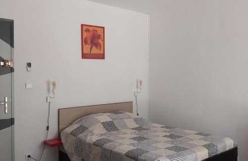 Amelie-les-Bains-Palalda Apartment | Studio classé 2 étoiles, terrasse 25m2 et garage