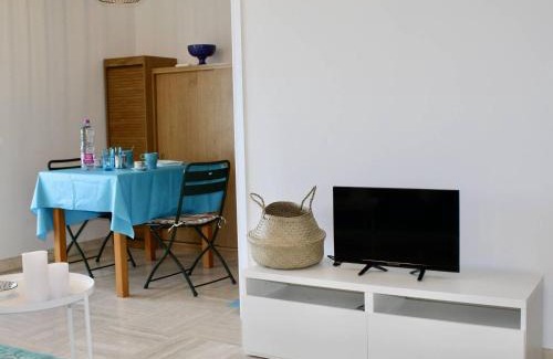 Bastide Giraud Apartment | Studio climatisé, piscine & parking, proche plage - FR-1-252A-99