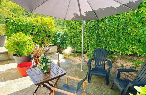 Panatieri Apartment | Studio Corté, private terrace, parking and air conditioning near the town center