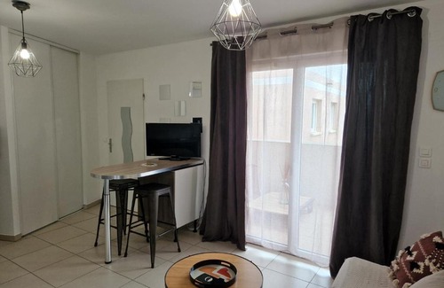 Sarrola-Carcopino Apartment | Studio cosy proche toutes commodités avec parking gratuit