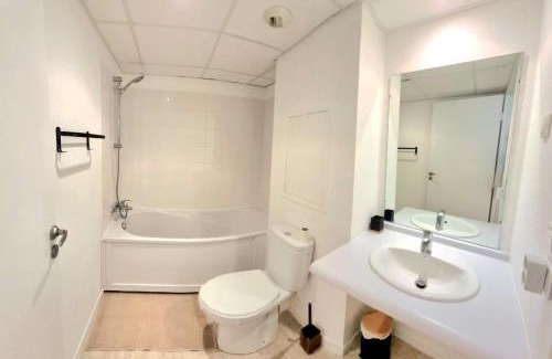 Lourdes Apartment | STUDIO COSY - VUE MONTAGNE - CLIM - GARE