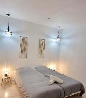 Lourdes Apartment | STUDIO COSY - VUE MONTAGNE - CLIM - GARE
