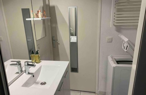 Le Lavandou Apartment | Studio dans résidence piscine 500m de la plage 2*