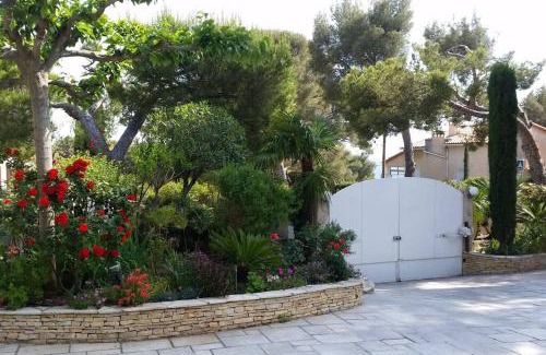 Cassis Apartment | Studio dans villa de charme, piscine, proche plage