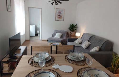 Mandelieu-la-Napoule Beach Apartment | Studio du Château - Axelle Loc'Appart
