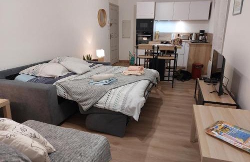Mandelieu-la-Napoule Beach Apartment | Studio du Château - Axelle Loc'Appart