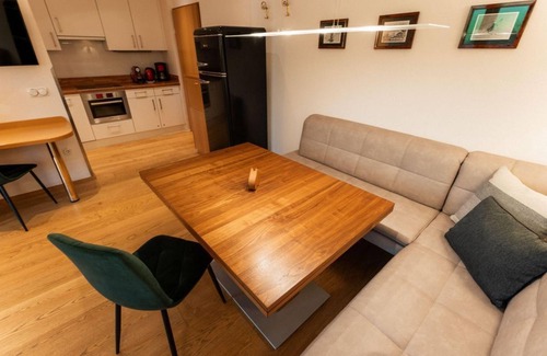 Schildlehen Apartment | Studio, Dusche, WC, Balkon - Aparthotel Pfeffermühle