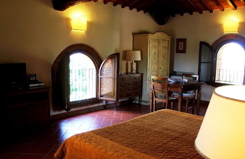 Santomato Apartment | Studio "Fattoria CasalBosco" an ancient medieval village surrounded by greenery