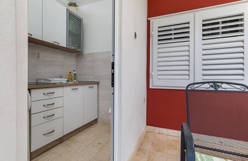 Mimice Apartment | Studio flat near beach Mimice, Omiš (AS-18149-a)