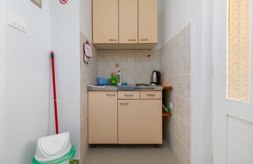 Mimice Apartment | Studio flat near beach Mimice, Omiš (AS-18149-b)