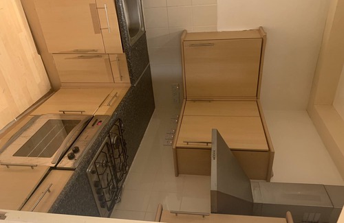 Thornton Heath Apartment | Studio flat on first floor