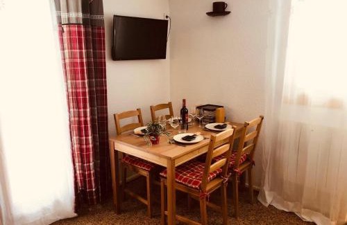 Bernex Apartment | Studio Fondue chocolat, 100m des pistes Wifi fibre, parking privé