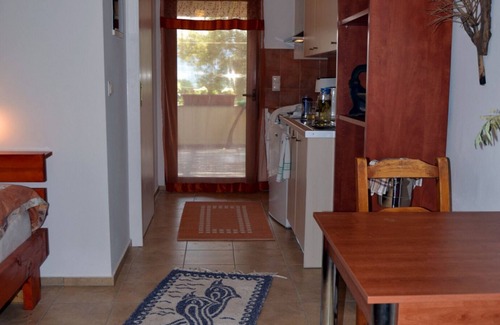 Agkouseliana Apartment | Studio for two. Centrally located, between Plakias and Rethymnon. On the E4