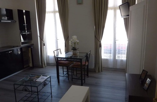 Amelie-les-Bains-Palalda Apartment | Studio Agréable et Confortable. Climatisation, Wi fi, Cuisine. Télé