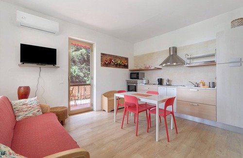 Canova Apartment | Studio 'Fuoco' with Sea View, Wi-Fi and Air Conditioning
