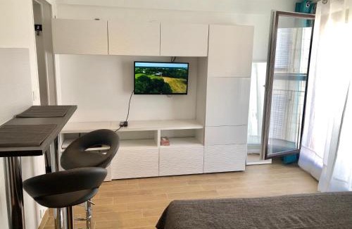 1st Arrondissement Apartment | Studio Gare Saint Charles