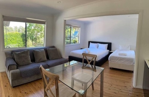 Dundas Valley House | Studio house Unit in Dundas Valley