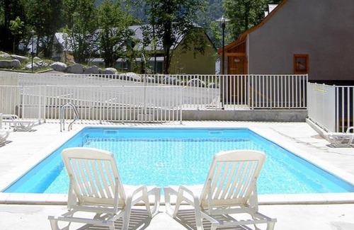Cauterets Apartment | Studio in Cauterets with pool and pets allowed