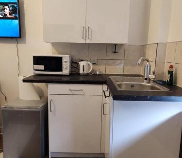 Stone Apartment | Studio in Greenhithe