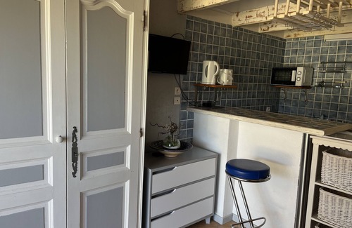 Cavaliere Apartment | Studio in provencal house with swimming pool very quiet secure house
