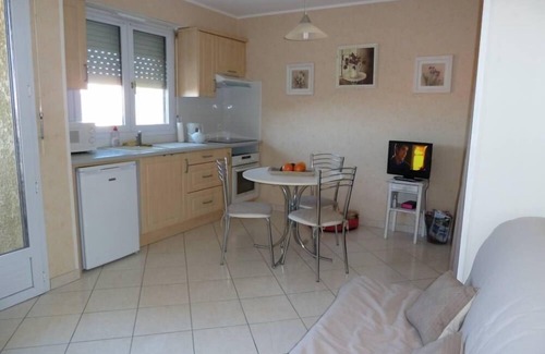 Saint-Aygulf Apartment | STUDIO in Saint Aygulf sea view 300 m from the beach 2 people