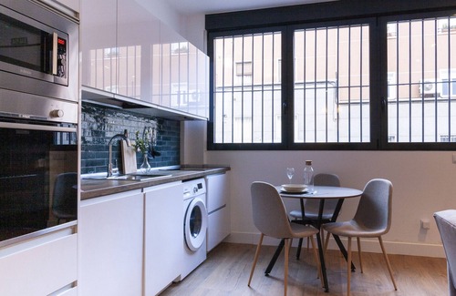 Almenara Apartment | Studio in Simancas by Sharing Co.