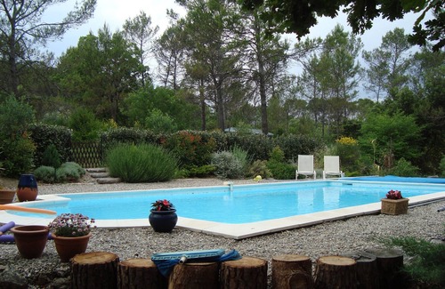 Lorgues Apartment | Studio in the heart of the countryside