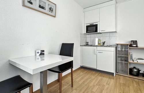 District 6 Apartment | Studio in the heart of Zurich (Crown 17)