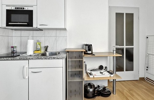 District 6 Apartment | Studio in the heart of Zurich (Crown 17)