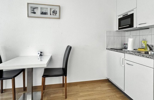 District 6 Apartment | Studio in the heart of Zurich (Crown 17)