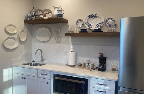 Black Mountain Apartment | Studio in upscale, intimate Black Mountain neighborhood