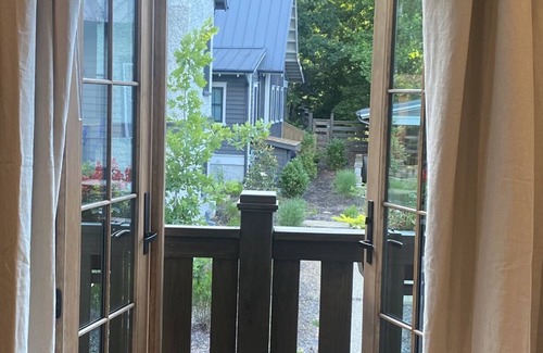 Black Mountain Apartment | Studio in upscale, intimate Black Mountain neighborhood