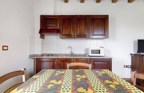 Montopoli in Val d'Arno Apartment | Studio Apartment 'Numero 3' with Shared Garden and Air Conditioning