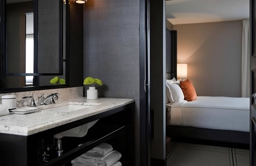 Logan Circle House | Studio King at Viceroy Washington DC, Short Drive to The National Mall!