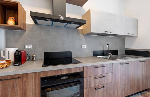 Ponti sul Mincio Apartment | Studio 'La Scarpina Alloggio N 2' with Private Terrace, Shared Garden and Air Conditioning