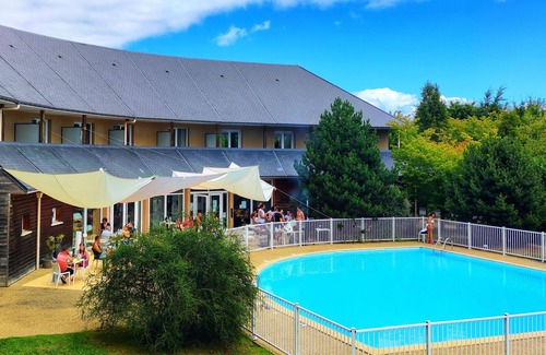 Equemauville Apartment | Studio "le boujou" pool view