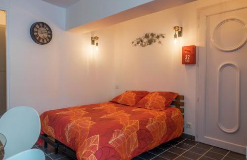 Saint-Denis-de-l'Hotel Apartment | Studio Le Ligérien
