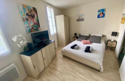 Rochefort Apartment | Studio le petit logis-local vélo-arrivée autonome Horaires flexibles