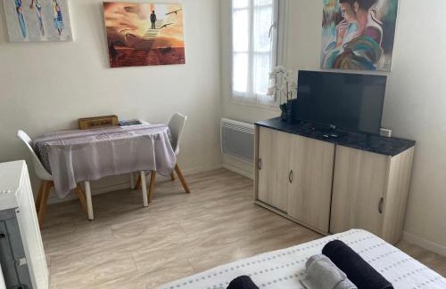 Rochefort Apartment | Studio le petit logis-local vélo-arrivée autonome Horaires flexibles