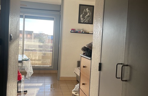 Saint-Nazaire Apartment | Studio LES Pieds Dans L'eau