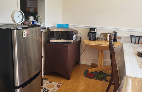 Palmer House | Studio-like with full Kitchenette-monthly stays only