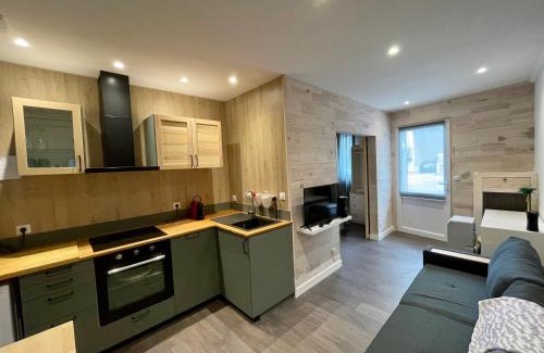 Lons-le-Saunier Apartment | STUDIO LILOU