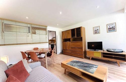 Le Pouliguen Apartment | Studio lumineux proche plage, bois, marché - 4 pers, parking, animaux acceptés - FR-1-245-207
